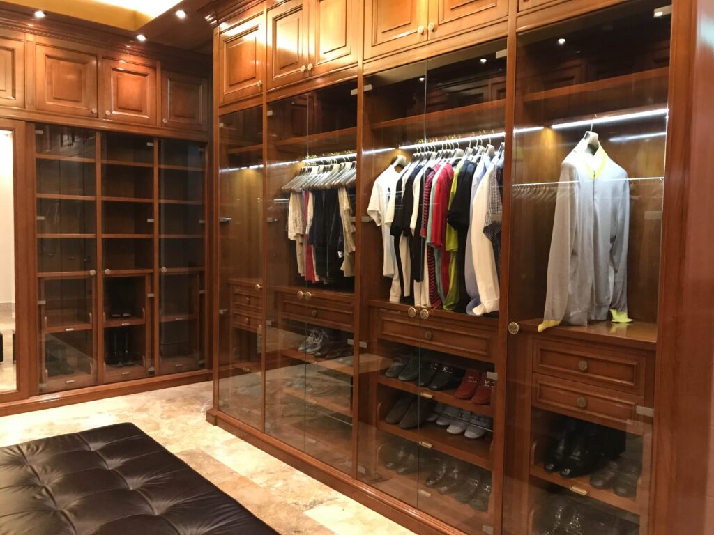 Amazing Custom Walk in Closets Toronto