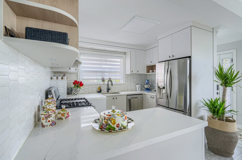 custom kitchen with marble counter top - kitchen design by clearview kitchens