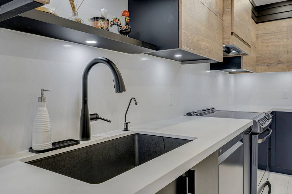 custom backlit kitchen cabinets - custom kitchen design Toronto