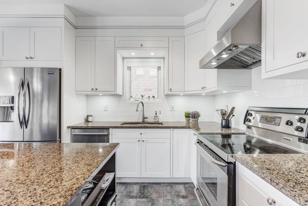 amazing kitchen refacing in toronto