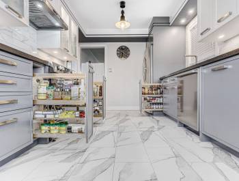 Custom Kitchen Cabinets in Luxury Kitchen Design Mississauga