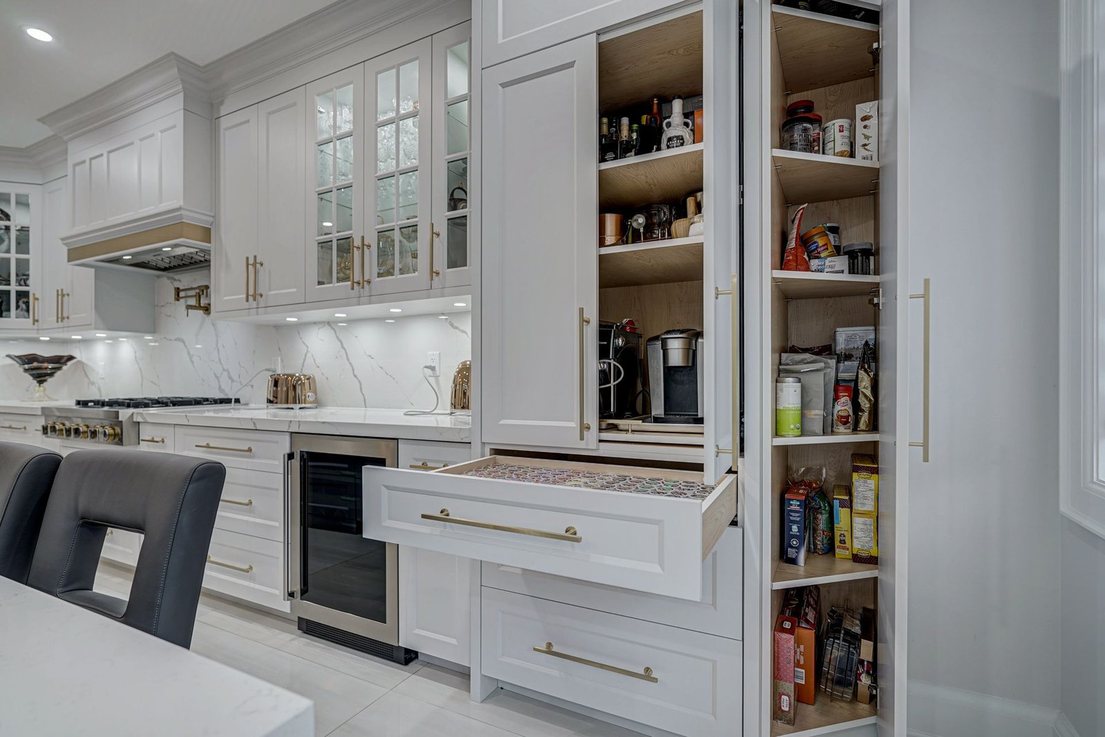 Kitchen Cabinets in Mississauga - ClearView Kitchens