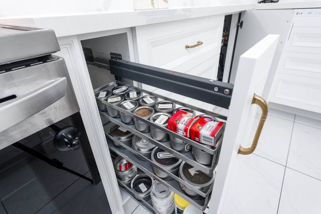 easy-to-use-kitchen pantry pull out shelve
