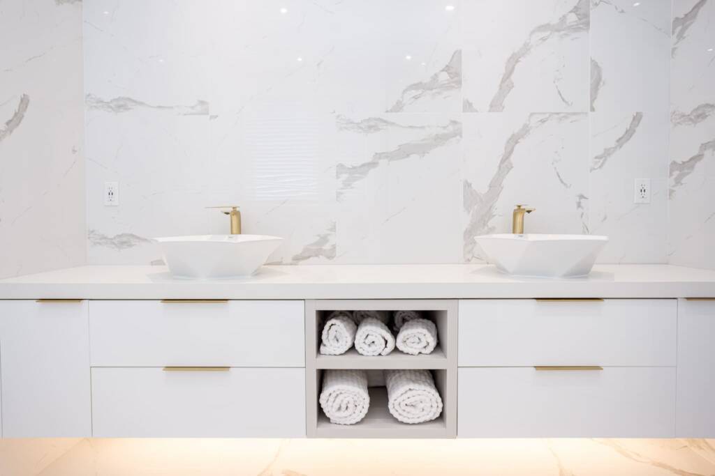luxury master bathroom design in richmond hill