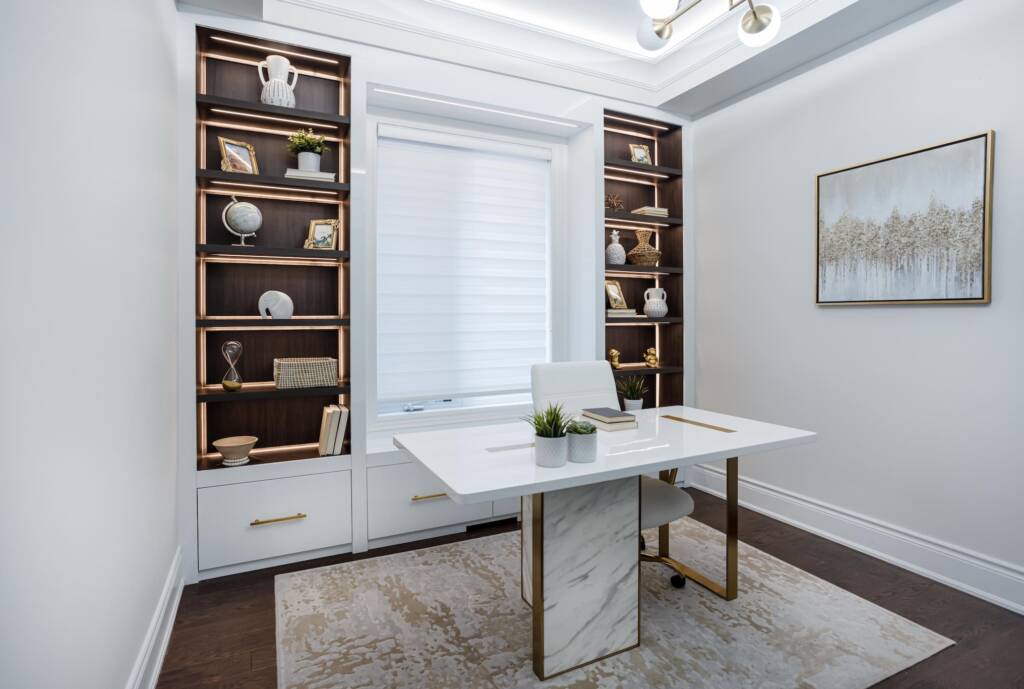 contemporary home office decoration in Kleinburg